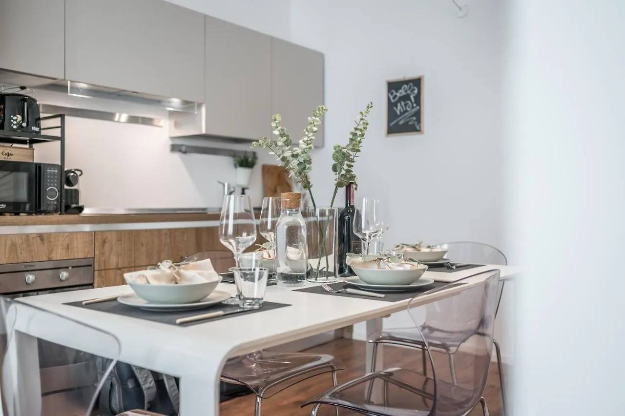 Residenza Bella Vita, Eleganza In Centro Modena 0*,  Italia