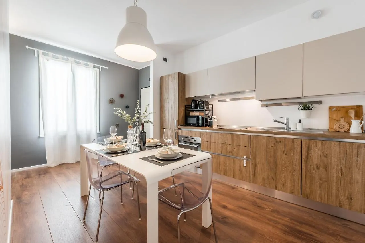 Residenza Bella Vita, Eleganza In Centro Modena 0*,  Italy